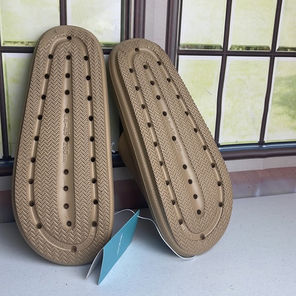 Mesh Beach Comfy Anti-Slip Pillow Slides - Picture 3 of 4